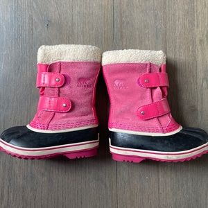 Sorel snow boots size 9
